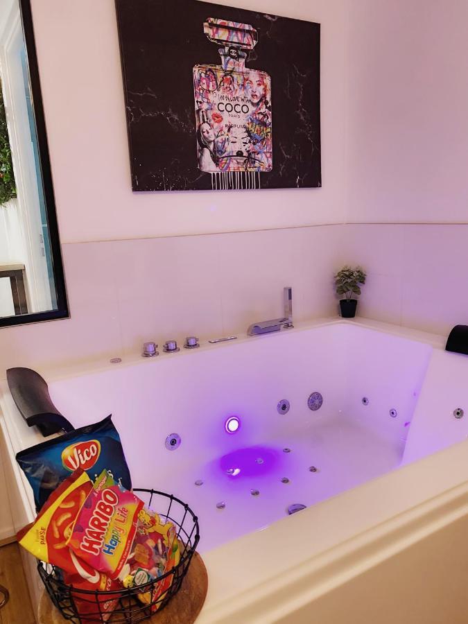 L'AppartE Black Superbe Appartement Pop ! Besançon Exterior foto