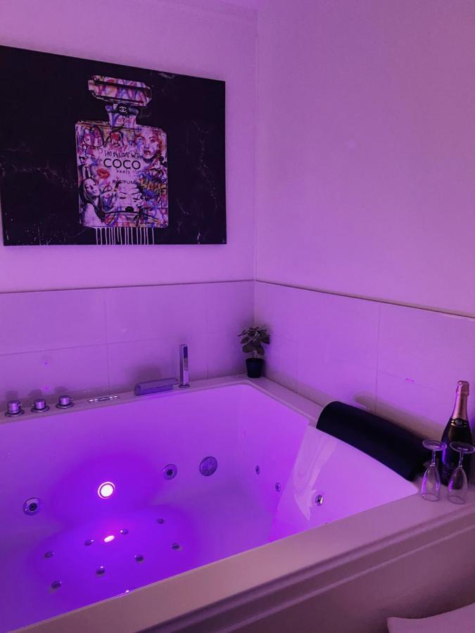 L'AppartE Black Superbe Appartement Pop ! Besançon Exterior foto